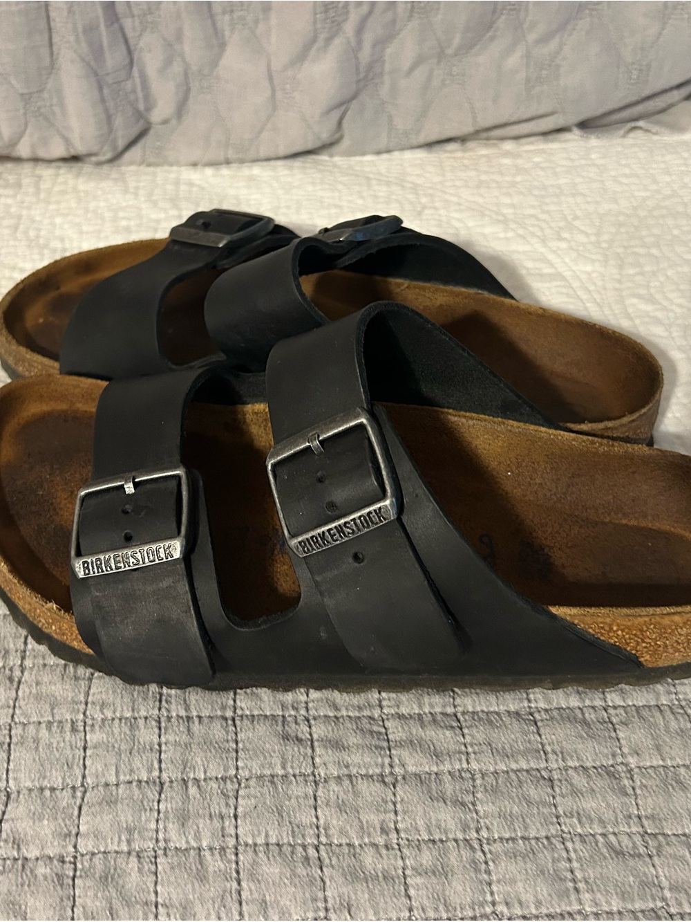 Classic Birkenstock sandals with black leather. - Picture 2 of 8